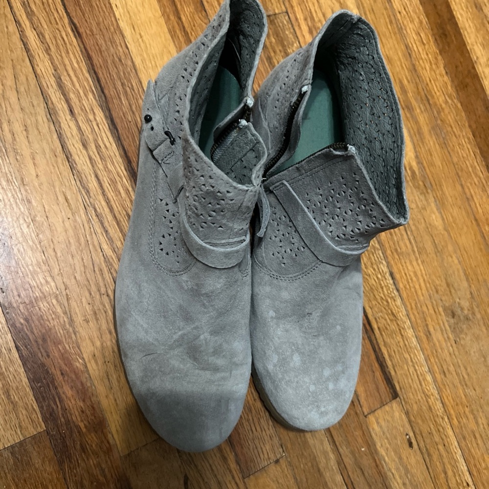 TEVA WOMEN'S DELAVINA ANKLE PERFORATED BOOT SZ 10 GRAY Bootie Inner Zip